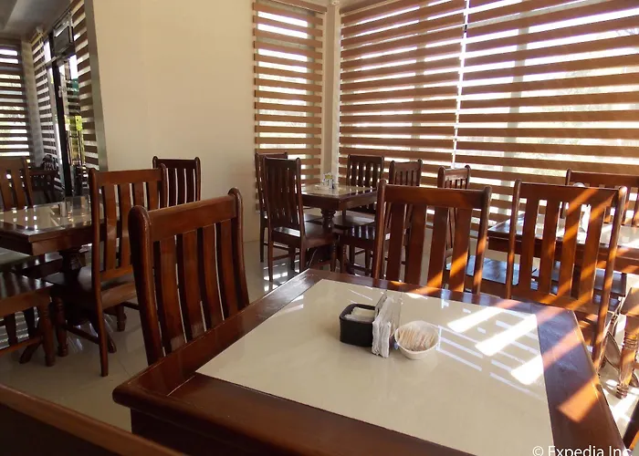 Sea Breeze Hotell 3*
