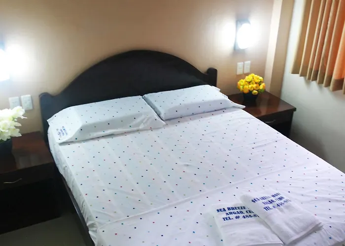Sea Breeze Hotell 3*